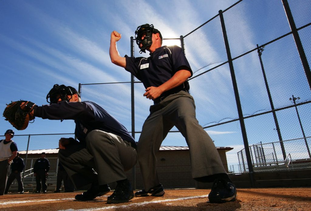 How to Become an Umpire in Baseball